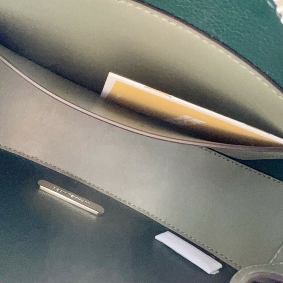 NWT Michael Kors Pebble Leather Crossbody - Picture 5 of 5